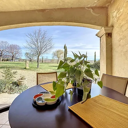 Les Jardins De Bouteille بيت للعطل